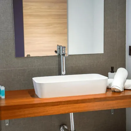 Poem By Airnest 公寓 *